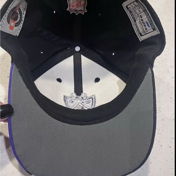 Vintage Bauer Sports Specialties NHL Los Angeles Kings Strapback Hat Cap Black - Picture 3 of 10
